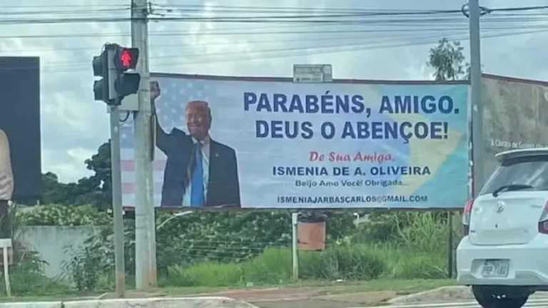 Outdoor em homenagem ao presidente eleito dos EUA, Donald Trump, instalado em Goiânia. Foto: reprodução