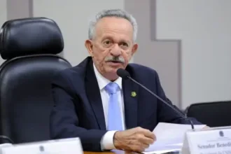 Benedito de Lira, prefeito de Barra de São Miguel (AL) e pai do presidente da Câmara dos Deputados, Arthur Lira – Foto: Reprodução