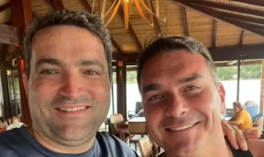 O advogado Willer Tomaz e o senador Flávio Bolsonaro (PL-RJ). Foto: Reprodução