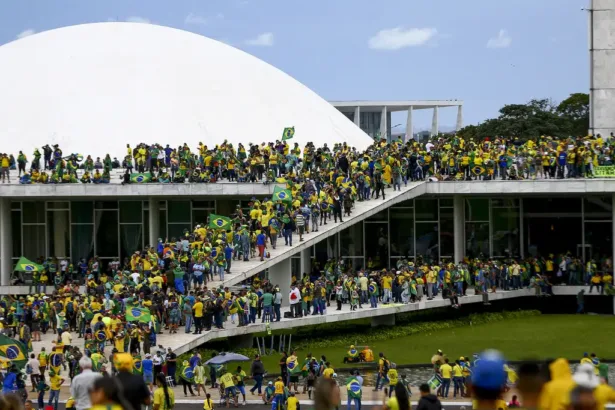 - Atos golpistas de 8 de janeiro. - Foto: Marcelo Camargo/Agência Brasil