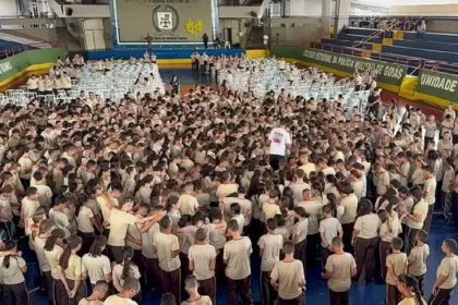 Palestra em escola militarizada - Foto: Reprodução