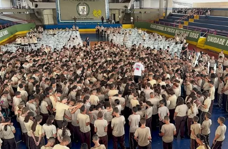 Palestra em escola militarizada - Foto: Reprodução