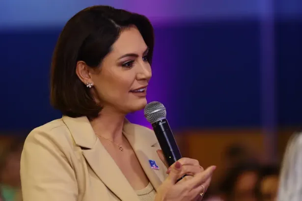 Michelle Bolsonaro, ex-primeira-dama, teria incentivado o golpe de Estado em 2022. Foto: reprodução