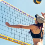 Praia do Leme recebe clínica com os jogadores do Vôlei Renata