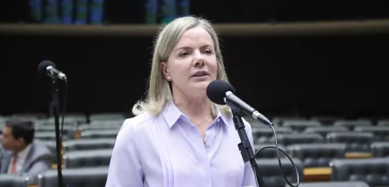 Gleisi Hoffmann - Foto: Zeca Ribeiro/Câmara dos Deputados