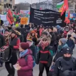 Manifestação em Munique (Foto: Reprodução (X/Sputnik))