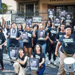 Manifestantes do Levante Popular da Juventude protestam em frente à casa do ex-general José Antônio Belham, cobrando justiça por Rubens Paiva e outras vítimas da ditadura militar – Foto: Reprodução