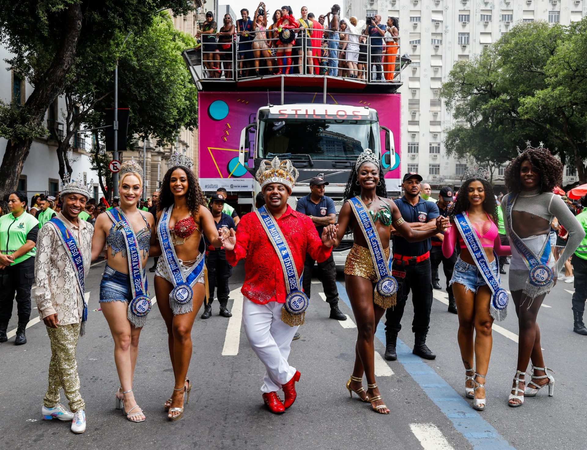 A Corte Real do Carnaval 2025 marcou presença no desfile do megabloco Carrossel de Emoções - Fernando Maia/Riotur