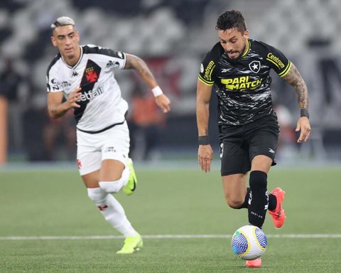 Vasco e Botafogo disputam clássico decisivo em São Januário pela Taça Guanabara