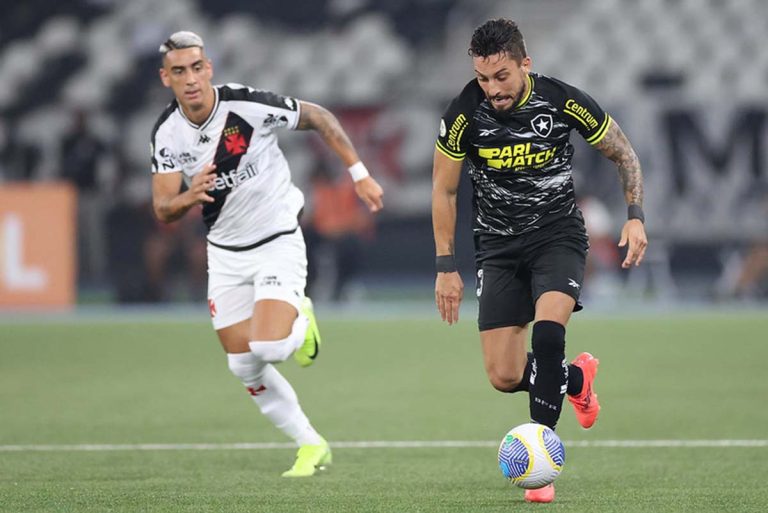 Vasco e Botafogo disputam clássico decisivo em São Januário pela Taça Guanabara