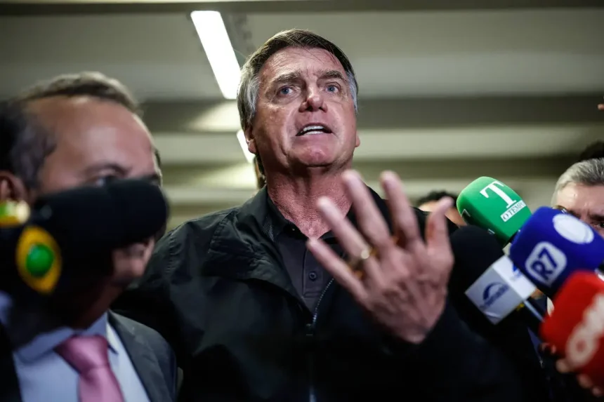 Bolsonaro debocha de possibilidade de prisão após denúncia da PGR e reforça discurso político durante evento do PL