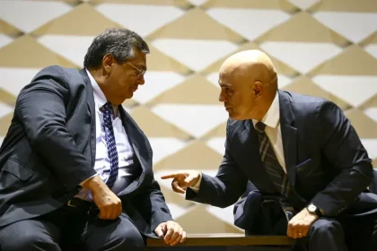 Os ministros Flávio Dino e Alexandre de Moraes do STF. Foto: Marcelo Camargo/Agência Brasil