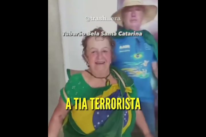 Marchinha "Tia Terrorista" viraliza nas redes e pode ser o hit do Carnaval 2025. Música critica atos de 8 de janeiro e reflete anseio contra anistia.