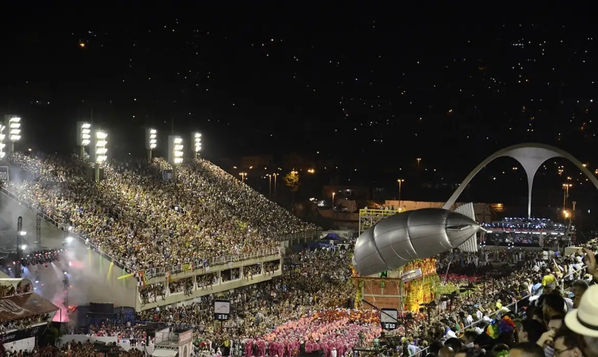 MPRJ reforça proteção de crianças no Carnaval da Sapucaí. Medidas visam garantir segurança e coibir consumo de álcool por menores.