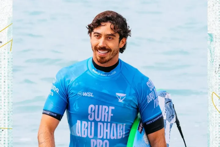 Ítalo Ferreira, Yago Dora e Miguel Pupo garantem vaga nas quartas do Surf Abu Dhabi Pro. Filipe Toledo é eliminado após colisão. Confira os detalhes.