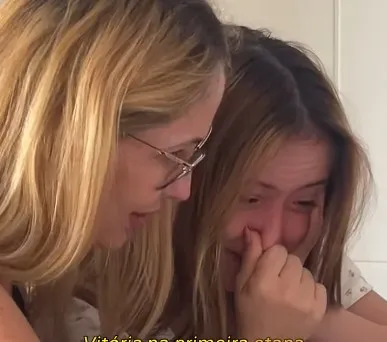 Maju de Araújo se emociona com aprovação da lei que leva seu nome na Alerj.