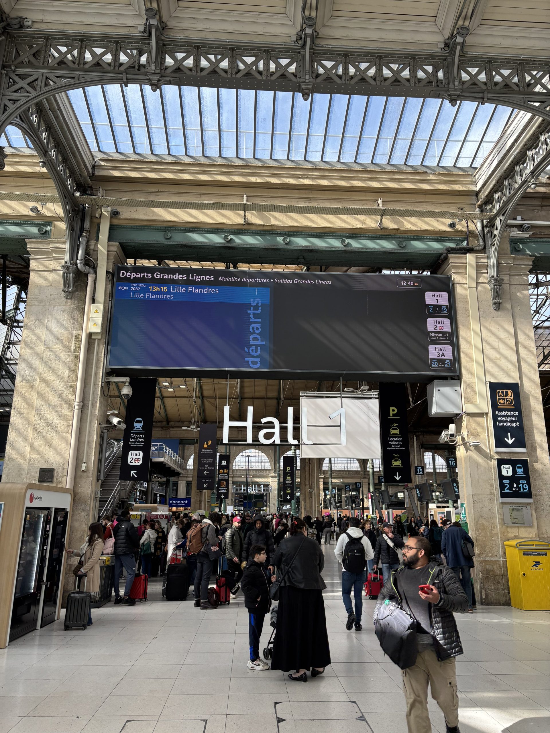 Bomba da 2ª Guerra foi encontrada na Gare du Nord, em Paris, e paralisou os trens, incluindo o Eurostar. Autoridades avaliam segurança