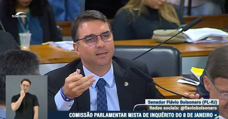 Flávio Bolsonaro criticou Fachin, e líder da oposição no Senado acionou TCU