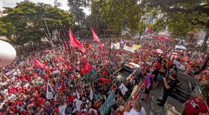 Manifestantes na Paulista. Foto: Reprodução