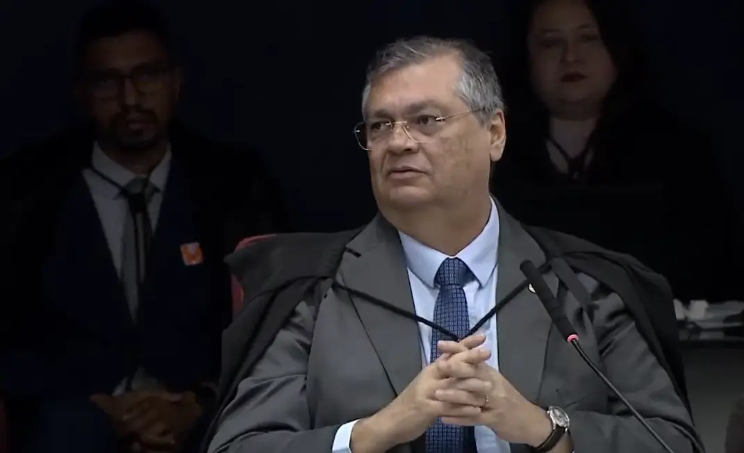 O ministro Flávio Dino durante a leitura de seu voto para tornar Bolsonaro réu. Foto: reprodução