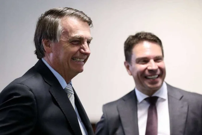 Bolsonaro e Ramagem - Foto: Marcos Corrêa/PR)