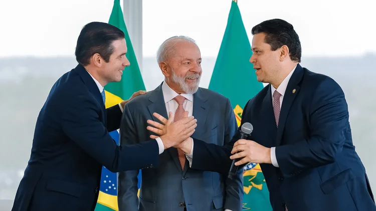Presidente da República, Luiz Inácio Lula da Silva, em encontro com o Presidente do Senado Federal, Senador Davi Alcolumbre, e Presidente da Câmara dos Deputados, Deputado Hugo Motta - Foto: Ricardo Stuckert