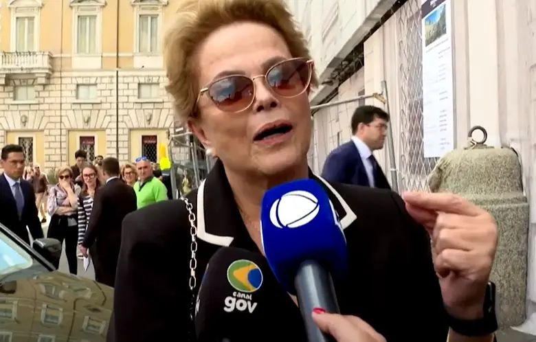 A ex-presidente Dilma Rousseff participou do funeral de Papa Francisco no Vaticano. Foto: Reprodução