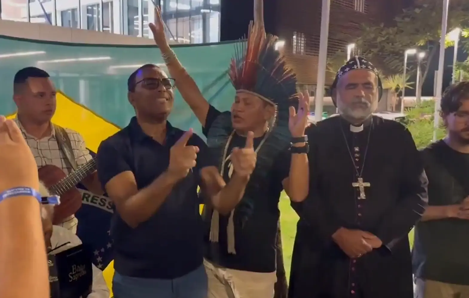 Padre Kelmon ora por Bolsonaro no DF Star | Diário Carioca
