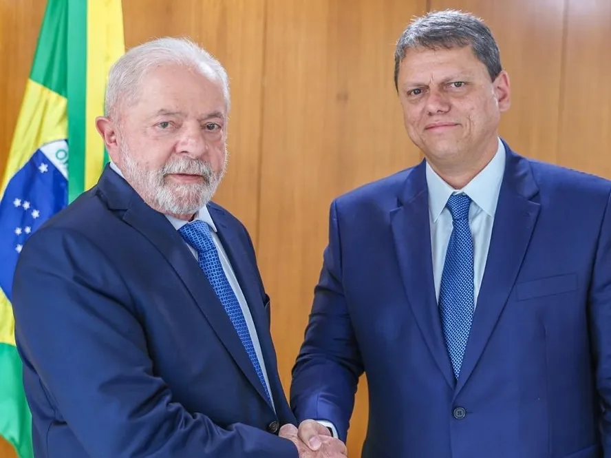 O presidente Lula e o governador de São Paulo, Tarcísio de Freitas (Republicanos), durante encontro no Palácio do Planalto, em 2023. Foto: Ricardo Stuckert/PR