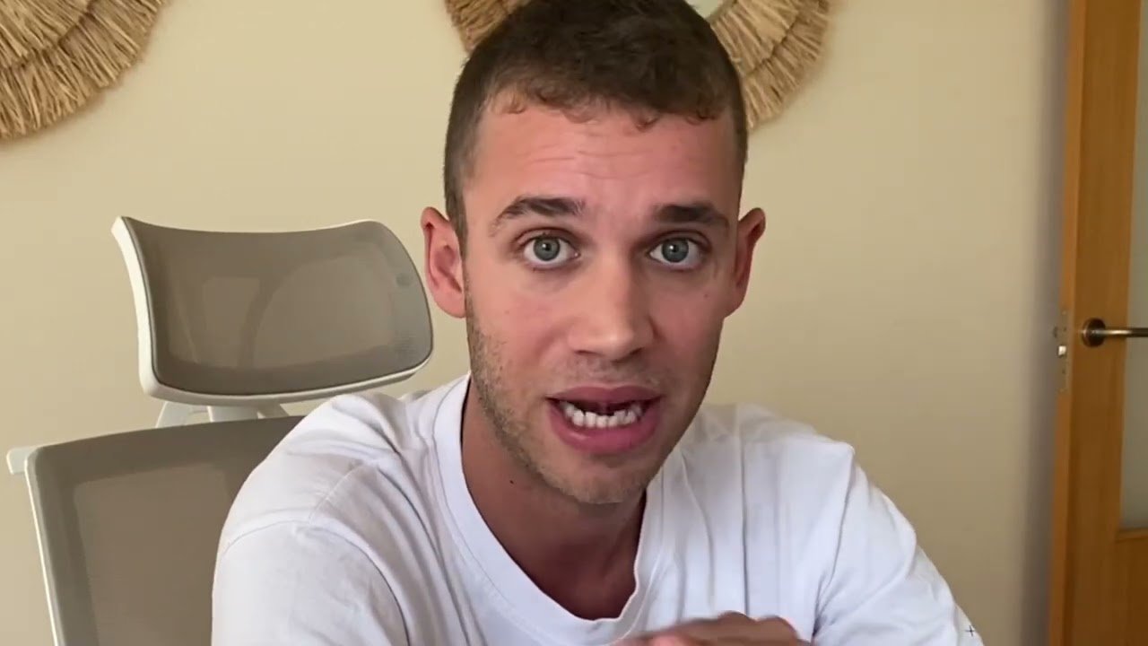 Influenciador Mario Colomina tem AVC após contrair bactéria ao roer unhas. Foto: Reprodução