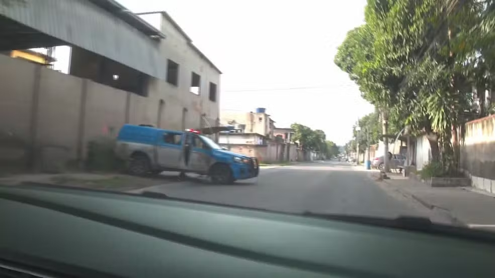 Traficantes cobram por água e condomínio em Caxias