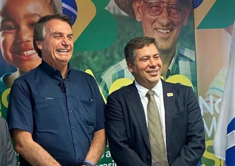 Jair Bolsonaro, então presidente, e Dr. Serginho durante evento do PL em Brasília, em 2022. Foto: Reprodução