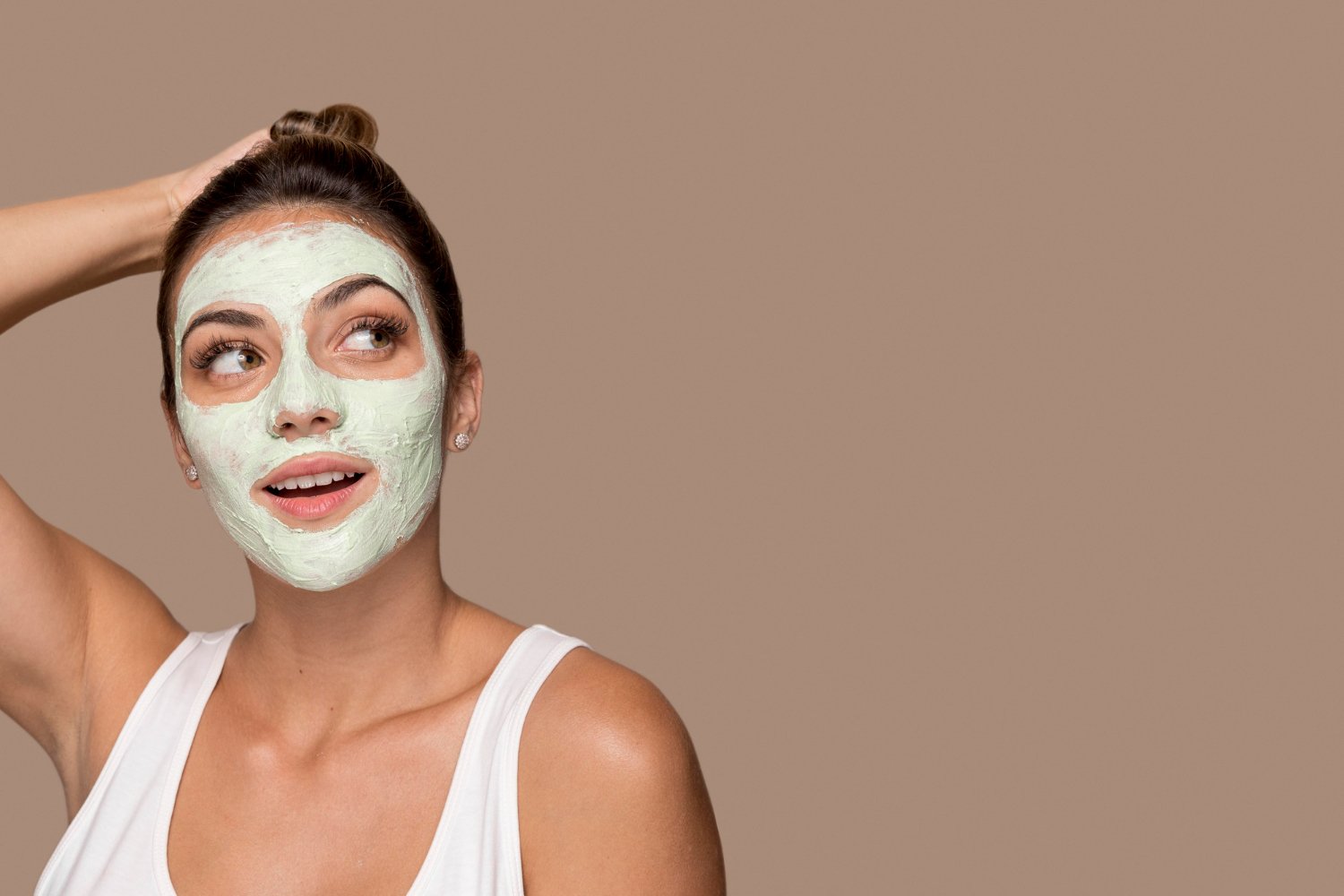 Essa máscara é rica em antioxidantes, vitamina A e ácido lático, promovendo hidratação e revitalização da pele.