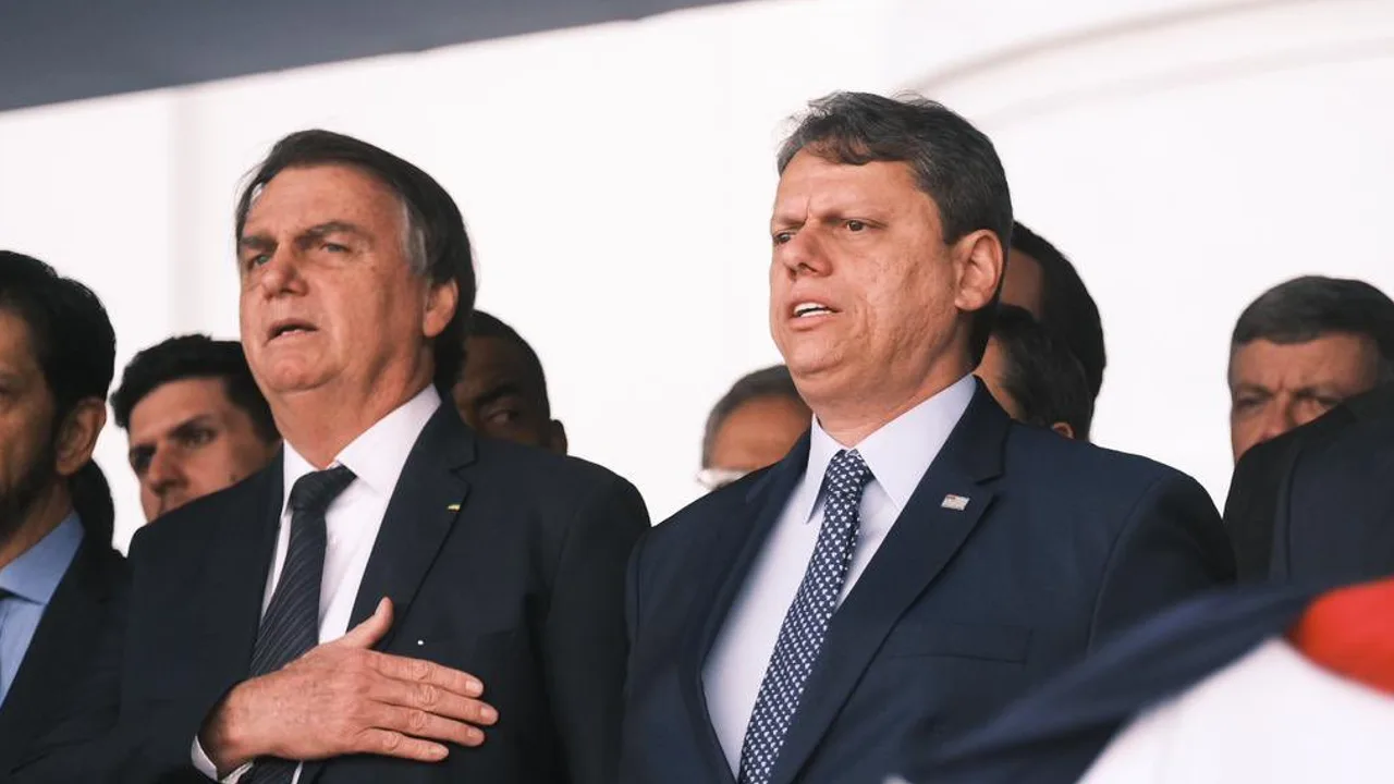Ex-presidente Jair Bolsonaro ao lado do governador de São Paulo, Tarcísio Freiras - Foto: Reprodução/X