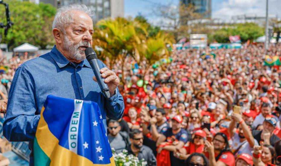 Presidente Lula discursa
