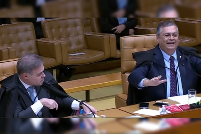 Ministros André Mendonça e Flávio Dino durante sessão do STF. Foto: Reprodução