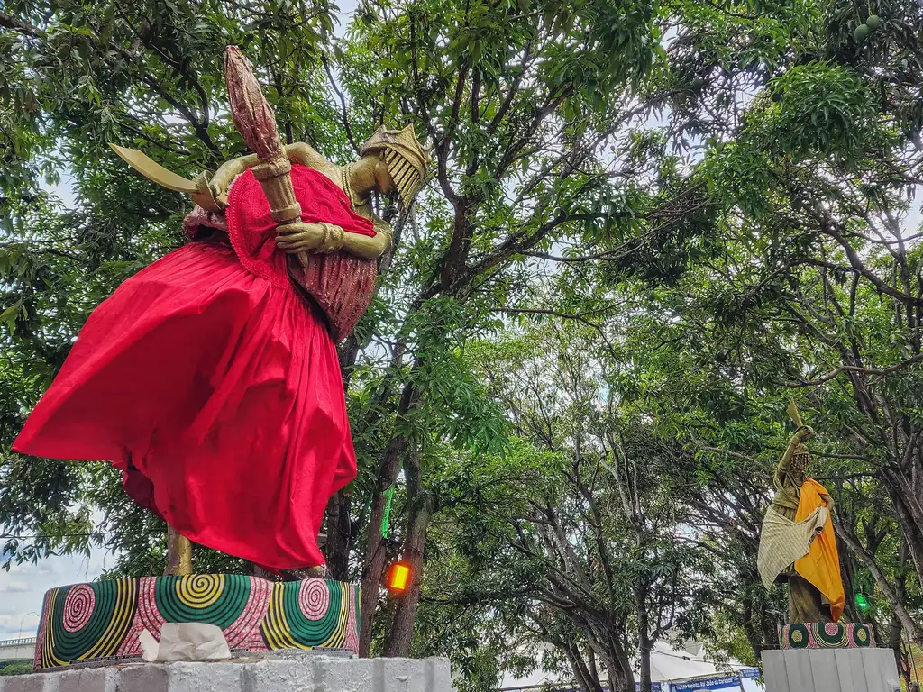 A Praça dos Orixás (também conhecida como Magé) se localiza em Brasília (Distrito Federal, Brasil) às margens do Lago Paranoá, ao lado da Ponte Honestino Guimarães, na margem do lado da Asa Sul. Foto: Rafa Neddermeyer/Agência Brasil