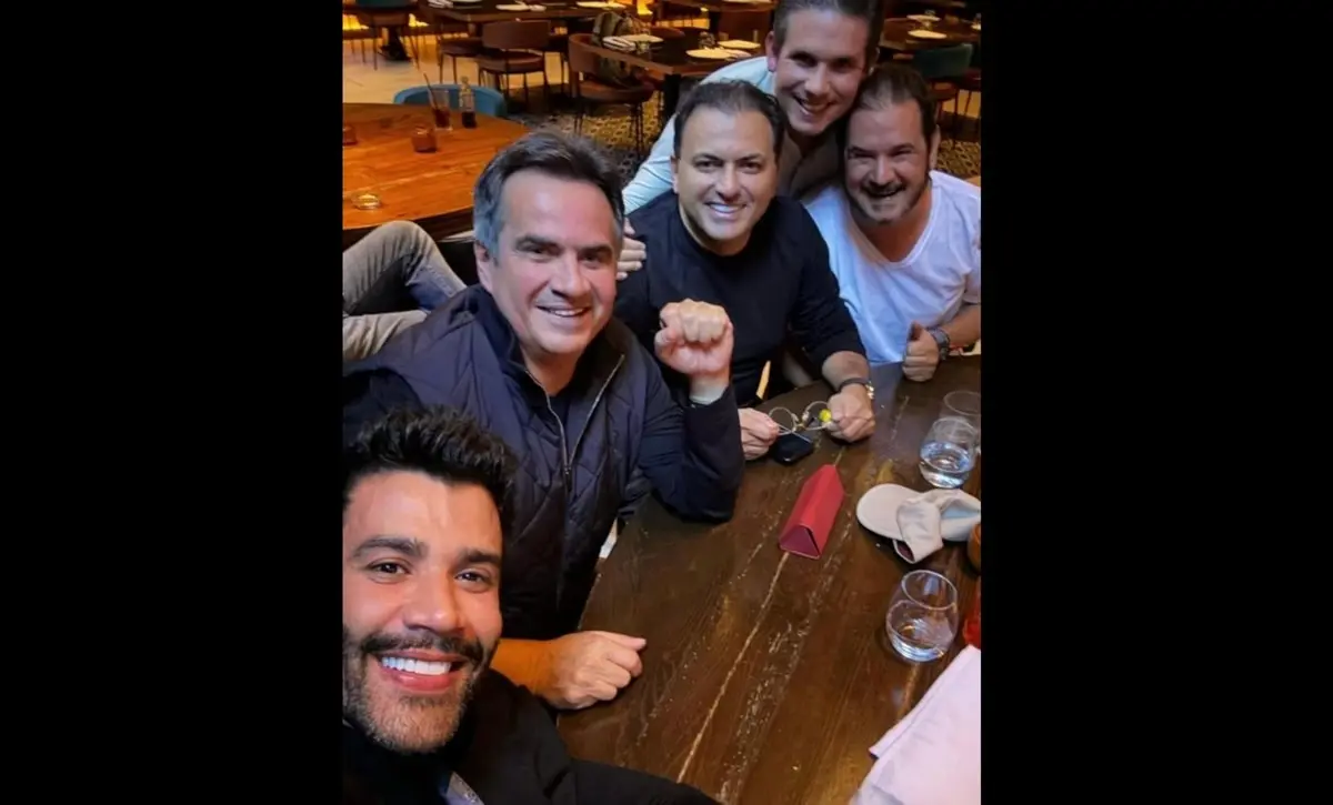 O cantor bolsonarista Gusttavo Lima ao lado de Ciro Nogueira (PP-PI), Antônio Rueda e Hugo Motta (Republicanos-PB). Foto: Reprodução