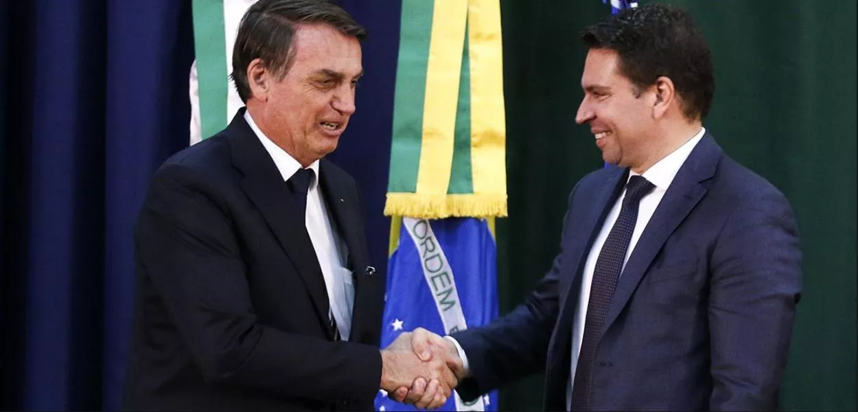Jair Bolsonaro (à esq.) e Alexandra Ramagem (Foto: Divulgação)