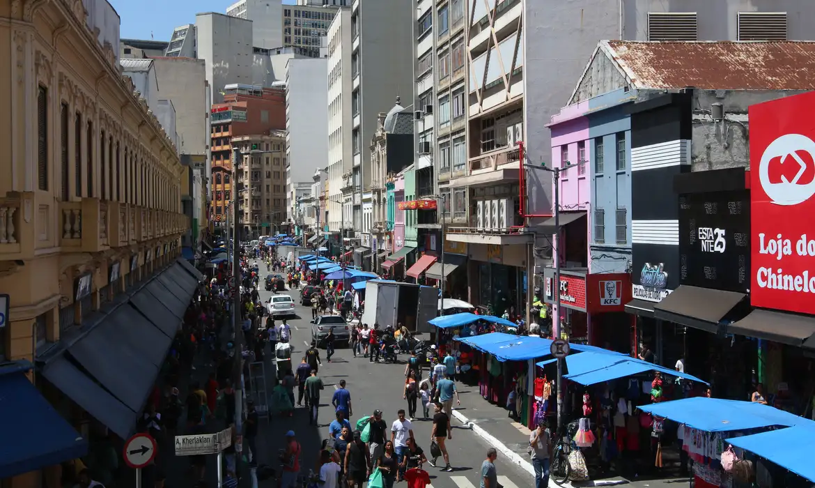 Trabalho em feriados: governo adia regra polêmica pela 4ª vez e setor cobra fim da incerteza | Diário Carioca