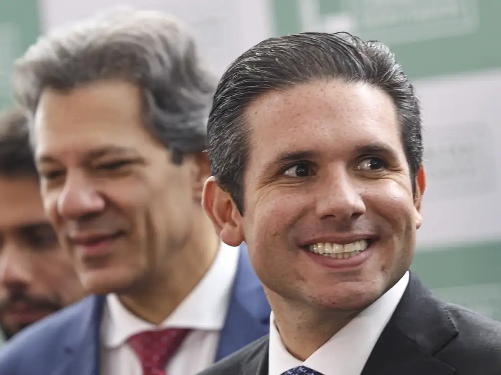 O ministro da Fazenda, Fernando Haddad, e o presidente da Câmara dos Deputados, Hugo Motta, durante entrevista coletiva na Câmara dos Deputados. Foto: Marcelo Camargo/Agência Brasil