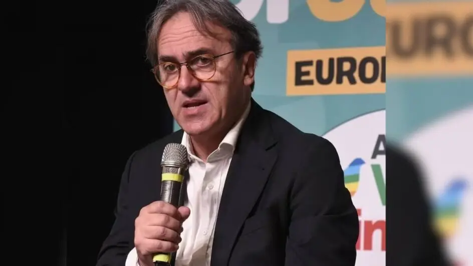 Extrema direita ameaça matar deputado italiano que denunciou Carla Zambelli