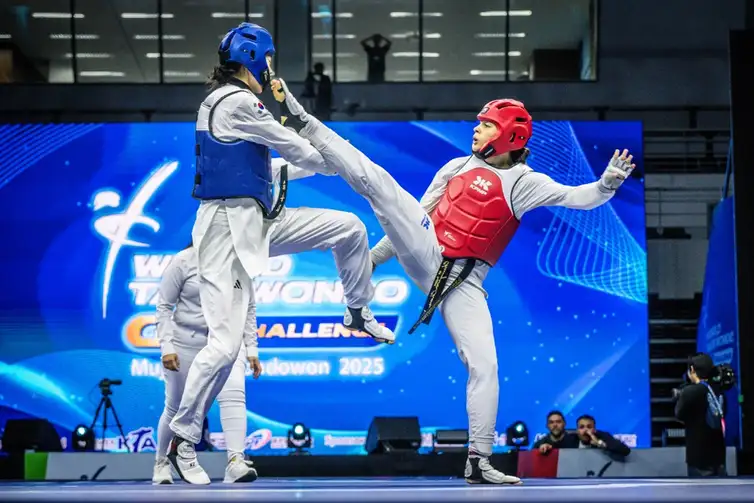 A brasileira Maria Clara Pacheco superou a campeã olímpica Kim Yu-jin - Foto: World Taekwondo/Divulgação