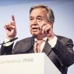 O secretário-geral da ONU, Antonio Guterres, se reúne com o presidente Xi Jinping e elogia o apoio chinês ao multilateralismo, classificando-o como vital para a estabilidade global.