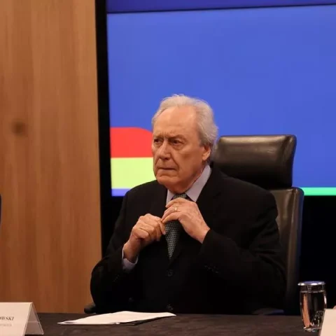 O diretor-geral da Polícia Federal, Andrei Rodrigues e os ministros da Justiça e Segurança Pública, Ricardo Lewandowski, e da Fazenda, Fernando Haddad (Foto: José Cruz/Agência Brasil)