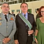 Jair Bolsonaro entre Aginaldo e Carla Zambelli. Foto: reprodução