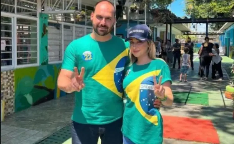 O deputado federal Eduardo Bolsonaro e sua esposa, Heloísa. Foto: Divulgação