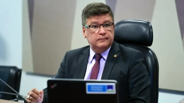 Carlos Viana no Senado. Foto: Edilson Rodrigues/Senado