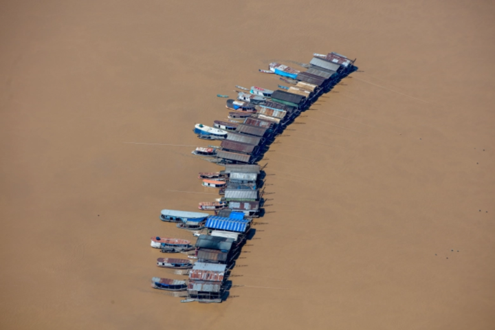 Balsas de garimpo no rio Madeira. Foto: Marizilda Cruppe / Greenpeace