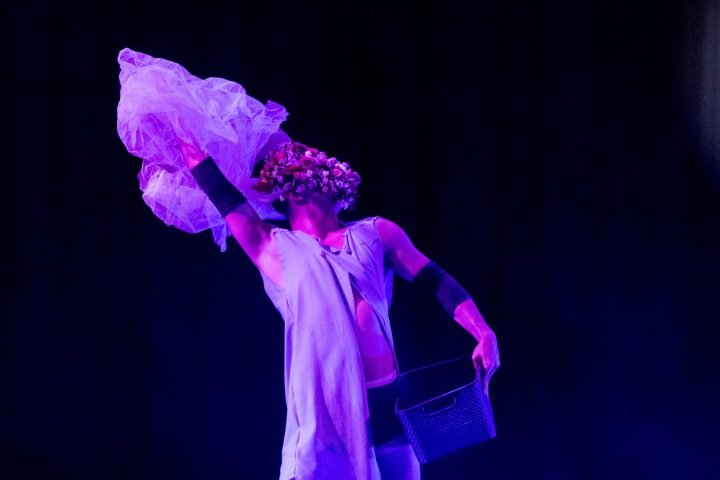 Cena do espetáculo “Doce²” - Crédito: Annelise Tozetto